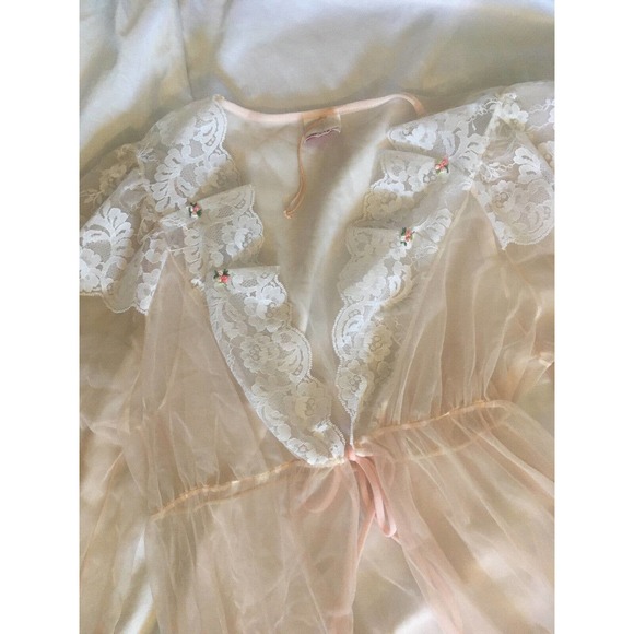 CIRCLE III Vintage Pink Robe Peignoir Large Tiered Lace Neckline Cuffs sleepwear - Picture 6 of 9